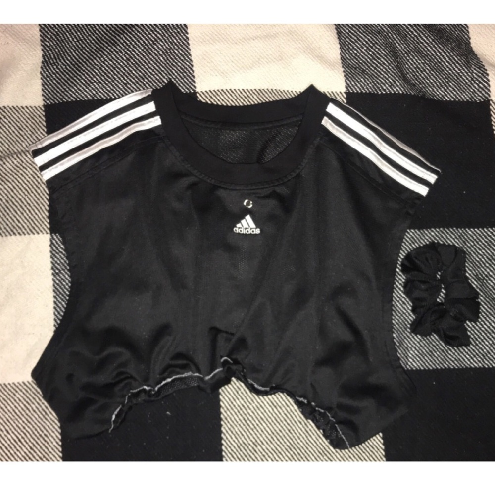 Adidas cropped sleeveless top w/ matching scrunchie